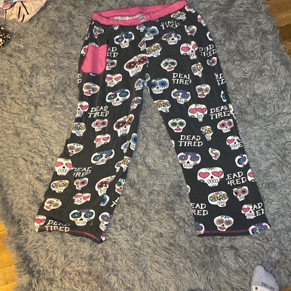 Comfy pajama pants, not thin or super thick. - Picture 2 of 3